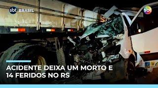 Professora morre e 14 ficam feridos após van escolar atingir caminhão no RS | #SBTBrasil Professora morre e 14 ficam feridos após van escolar atingir caminhão no RS | #SBTBrasil