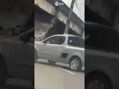 Homem realiza manobra arriscada com carrinho de supermercado no MA