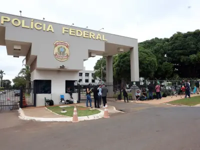 Defesa aponta risco à saúde de Bolsonaro e diz que prisão foi motivada por vigília de orações Defesa aponta risco à saúde de Bolsonaro e diz que prisão foi motivada por vigília de orações