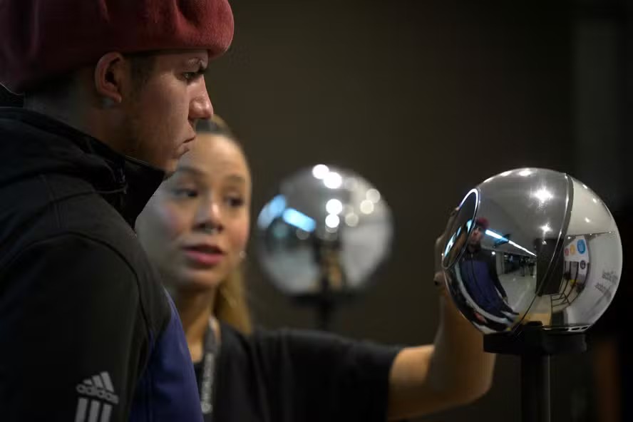 Imagem da noticia Empresa de coleta de íris suspende temporariamente projeto no Brasil