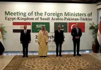 Irã diz que está pronto para responder a ataque terrestre dos EUA; potências regionais se reúnem no Paquistão Irã diz que está pronto para responder a ataque terrestre dos EUA; potências regionais se reúnem no Paquistão