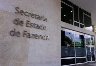 Governo do RJ exonera quase 40 servidores da Fazenda após operação da PF contra Refit Governo do RJ exonera quase 40 servidores da Fazenda após operação da PF contra Refit