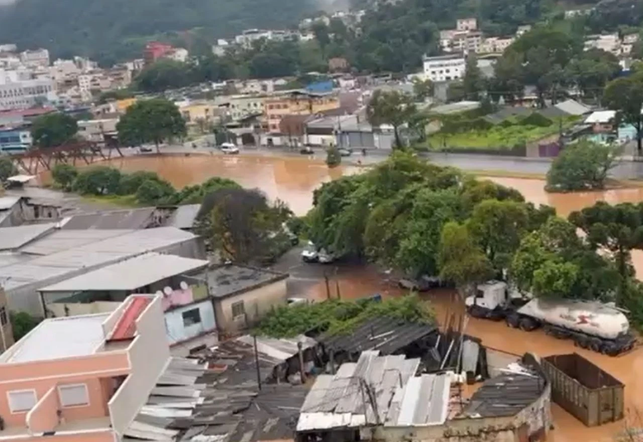 Imagem da noticia Alerta vermelho: 6 estados do país estão em grande perigo para acumulado de chuva