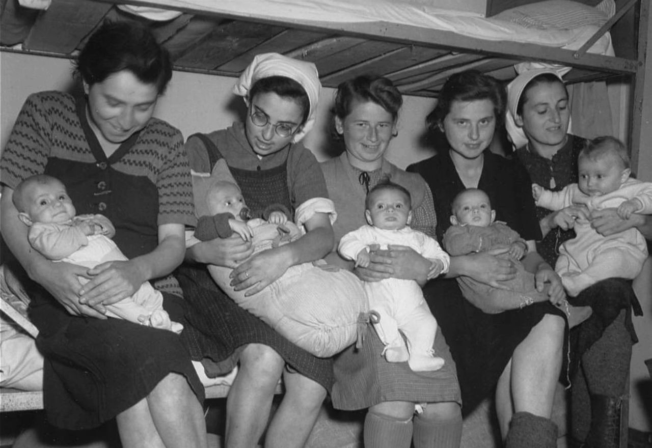 Imagem da noticia Exposição no Senado homenageia bebês sobreviventes de campo de concentração nazista