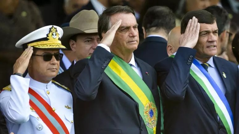 Imagem da noticia Em provas obtidas pela PF, militar diz que Marinha tinha tanques prontos para o golpe