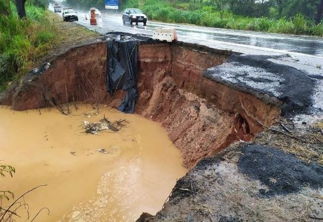 Governo libera crédito para recuperar rodovias destruídas por chuva