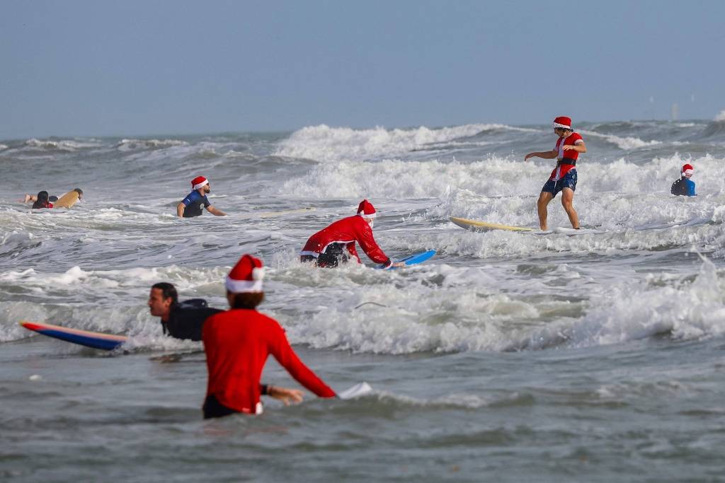 Imagem da noticia Papai Noel Surfista e outras ações na véspera de Natal