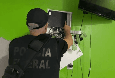 PF faz operação contra esquema de tráfico internacional de mulheres para exploração sexual em SC PF faz operação contra esquema de tráfico internacional de mulheres para exploração sexual em SC