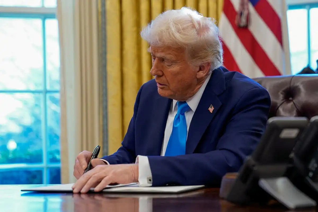 Imagem da noticia Trump diz que Estados Unidos voltarão a enviar armas à Ucrânia