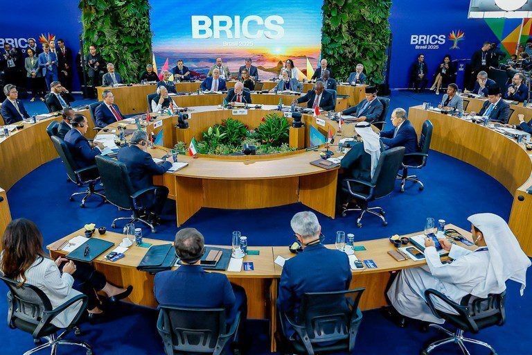Imagem da noticia Brics: Em novo discurso, Lula diz que IA não pode se tornar "instrumento de manipulação na mão de bilionários"