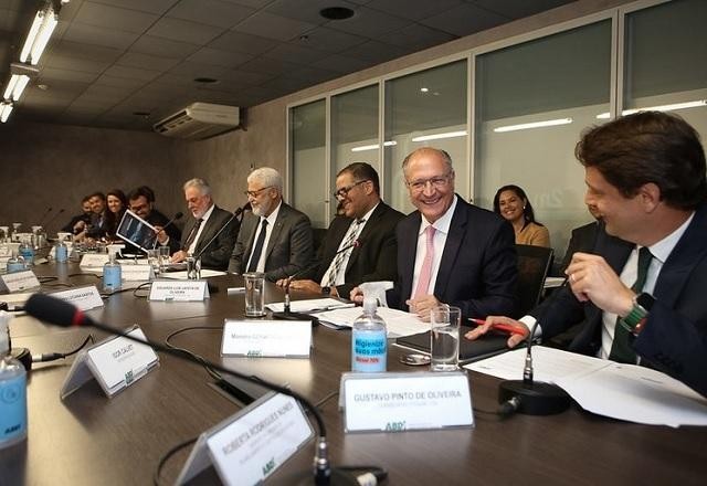 Imagem da noticia Geraldo Alckmin toma posse como presidente do Conselho Deliberativo da ABDI