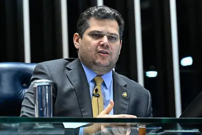 Após indicação de Messias ao STF, Alcolumbre acelera votação de projeto que pressiona contas públicas Após indicação de Messias ao STF, Alcolumbre acelera votação de projeto que pressiona contas públicas