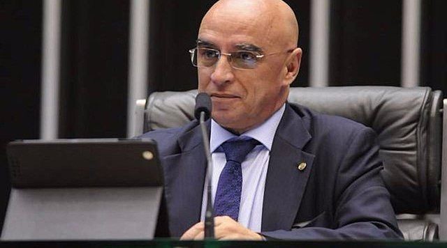 Imagem da noticia Novo líder do PDT, de Ciro Gomes, diz que partido apoiará Lula em 2026