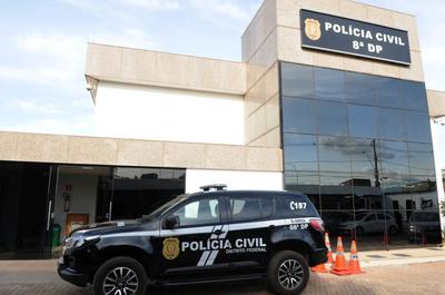 Grupo suspeito de mais de 20 furtos de carros é alvo da Polícia Civil no DF Grupo suspeito de mais de 20 furtos de carros é alvo da Polícia Civil no DF