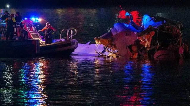 Imagem da noticia Poder Expresso: Entenda mais sobre o acidente aéreo entre um avião e um helicóptero militar nos EUA