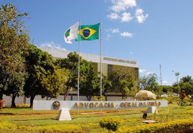 Imagem da noticia AGU cria força-tarefa para investigar desvios na operação Lava Jato