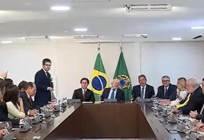 AO VIVO: Lula se reúne com senadores no Planalto AO VIVO: Lula se reúne com senadores no Planalto