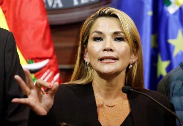 Imagem da noticia Bolívia critica ideia de Bolsonaro em dar asilo a Jeanine Áñez