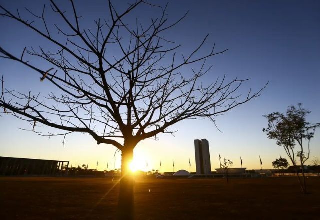 Imagem da noticia Baixa umidade e ar seco deixam Brasil em estado de alerta