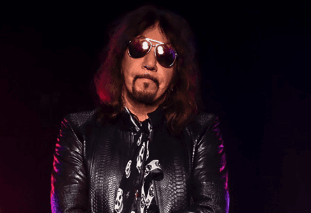 Imagem da noticia Causa da morte de Ace Frehley, guitarrista fundador da banda Kiss, é divulgada