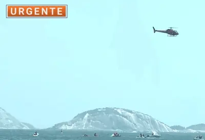 Avião monomotor cai na praia de Copacabana, no Rio de Janeiro Avião monomotor cai na praia de Copacabana, no Rio de Janeiro