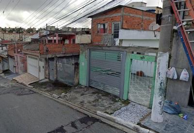 Adolescente de 15 anos é morto ao deixar celular cair durante assalto   Adolescente de 15 anos é morto ao deixar celular cair durante assalto