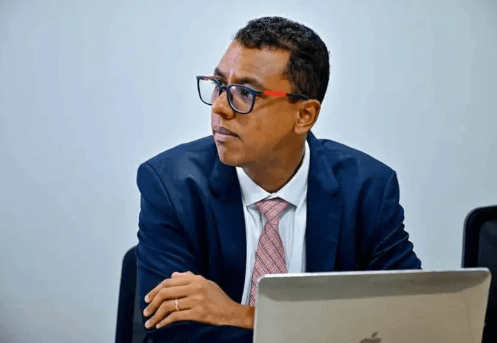 Imagem da noticia Lula nomeia advogado negro para o TSE e rejeita preferido de Cármen Lúcia