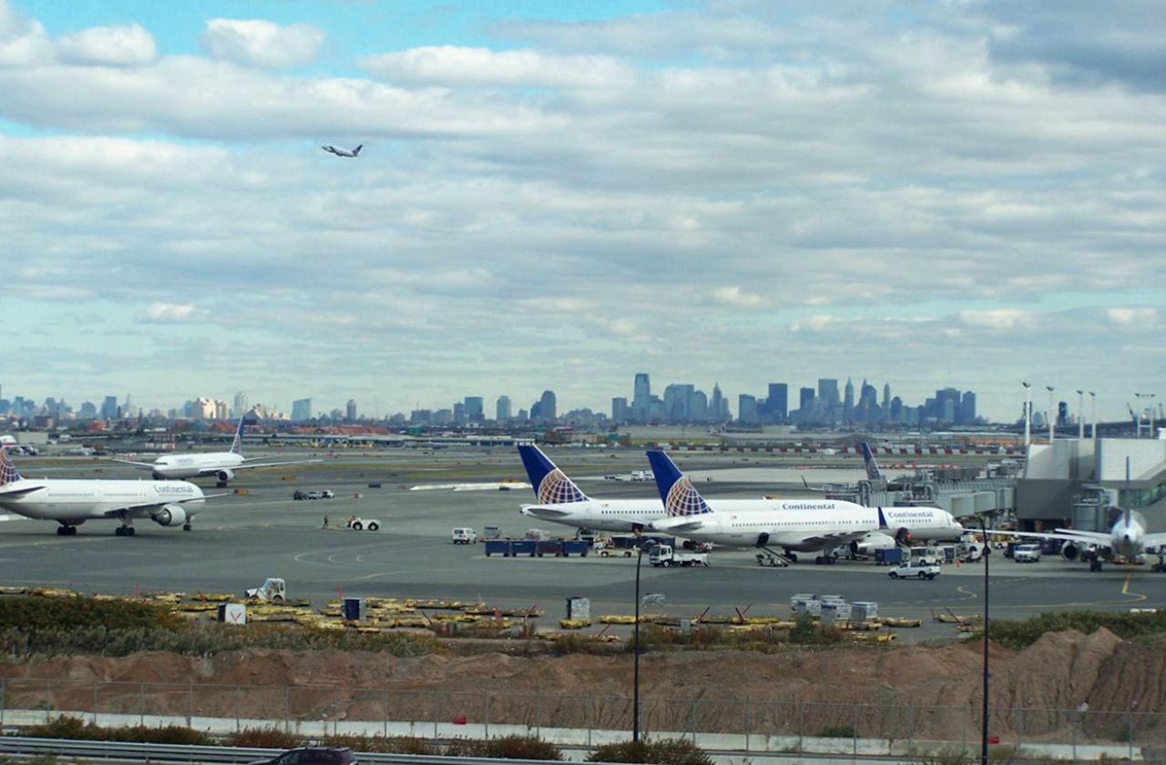 Imagem da noticia Dois aviões quase colidem durante pouso em aeroporto de Newark, nos EUA
