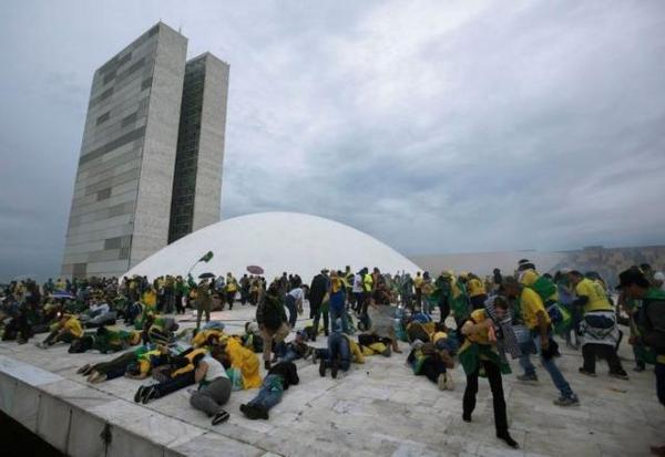 Imagem da notícia: STF rejeita 99,8% das revisões criminais; ação é usada por Bolsonaro para reverter condenação