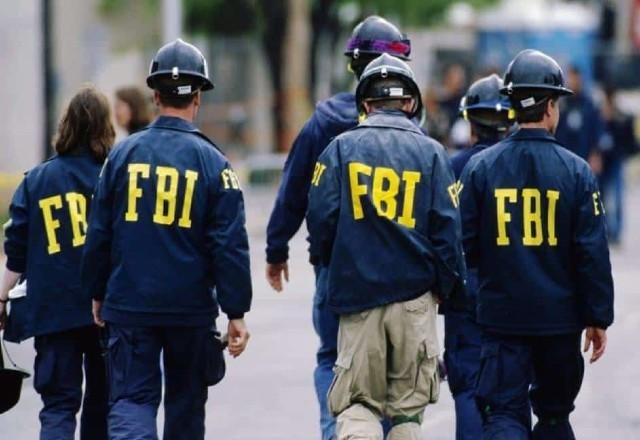 Imagem da noticia EUA: homem tenta invadir escritório do FBI e troca tiros com agentes