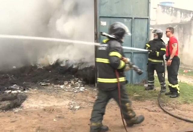 Imagem da noticia Ataques no RN: galpão é incendiado e governo diz que 57 foram presos
