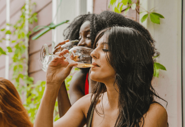 Imagem da noticia Saiba por que a bebida alcoólica prejudica mais a saúde das mulheres do que a dos homens