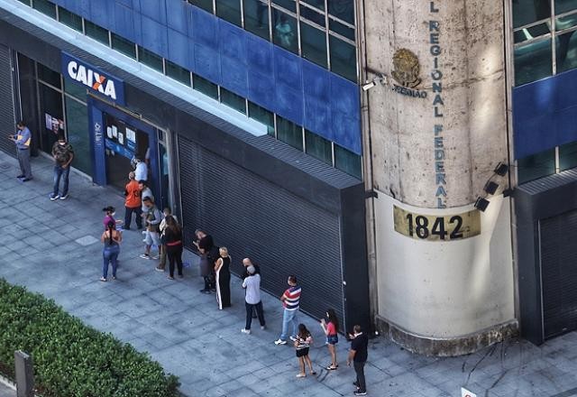 Imagem da noticia Agências da Caixa abrem uma hora mais cedo nesta 6ª para atendimento do Desenrola