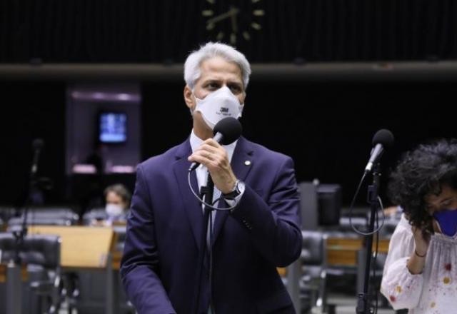 Imagem da noticia Relator do Marco Civil, Alessandro Molon critica MP de Bolsonaro