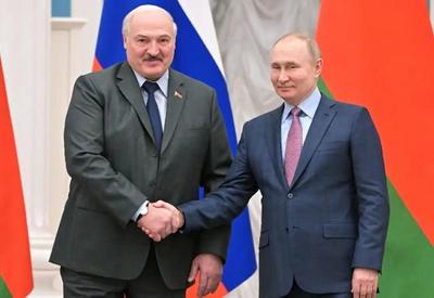 Presidente de Belarus diz que guerra na Ucrânia está "se arrastando demais" Presidente de Belarus diz que guerra na Ucrânia está "se arrastando demais"