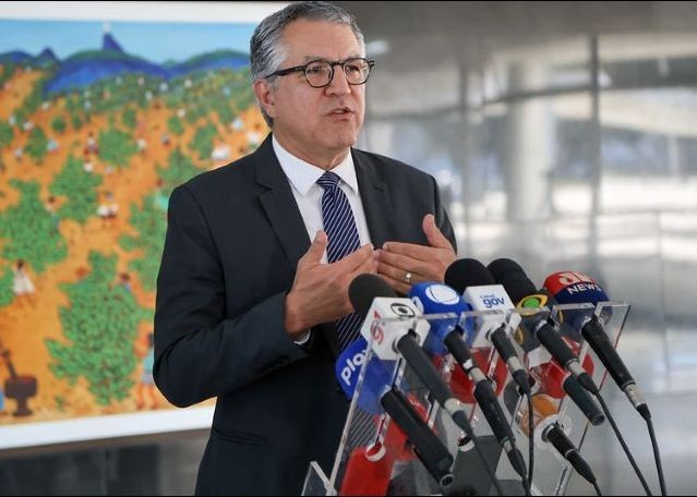 Imagem da noticia Padilha diz que governo vai apresentar outra proposta para reoneração dos municípios