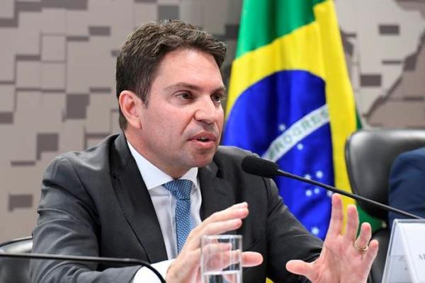 Imagem da notícia: Ramagem cometeu infração de trânsito quando foi detido, mas PF já monitorava ex-deputado há meses