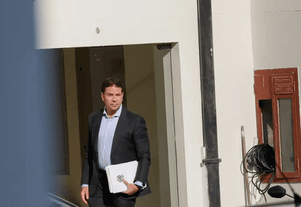 Imagem da notícia: Ramagem pode ser solto com fiança caso juiz dos EUA não veja risco de fuga