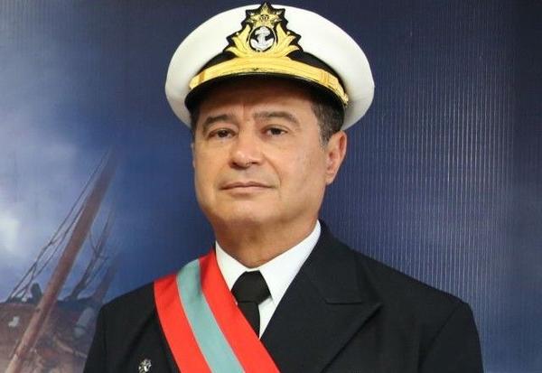 Imagem da notícia: Ex-chefe da Marinha pode fazer faxina em quartel para reduzir pena por trama golpista
