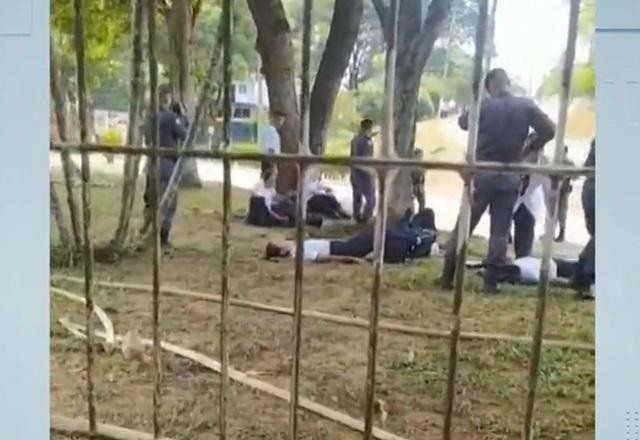 Imagem da noticia ES: Alunos da PM sofrem com insolação durante treinamento