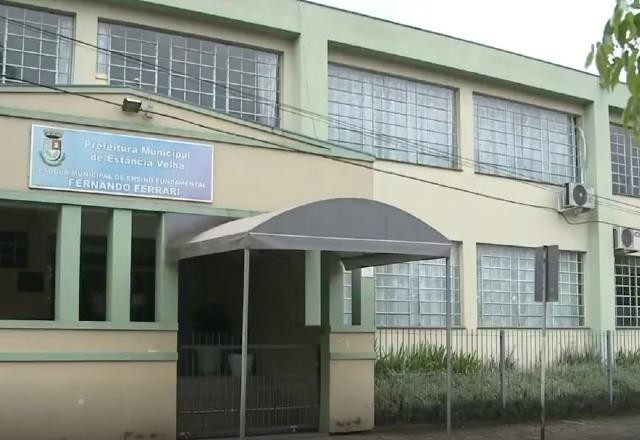 Imagem da noticia Adolescentes marcam chacina dentro de escola em troca de mensagens
