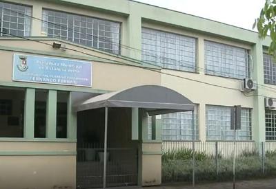 Adolescentes marcam chacina dentro de escola em troca de mensagens Adolescentes marcam chacina dentro de escola em troca de mensagens