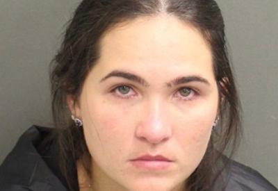 Esposa do sertanejo Henrique é solta nos EUA após pagar fiança de US$ 500 Esposa do sertanejo Henrique é solta nos EUA após pagar fiança de US$ 500