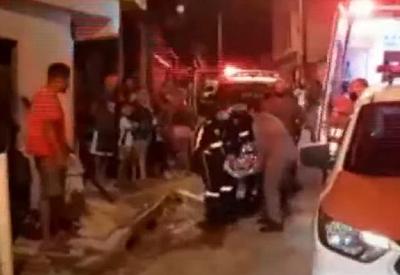 Rapaz tenta conter briga e é baleado e morto por PMs Rapaz tenta conter briga e é baleado e morto por PMs