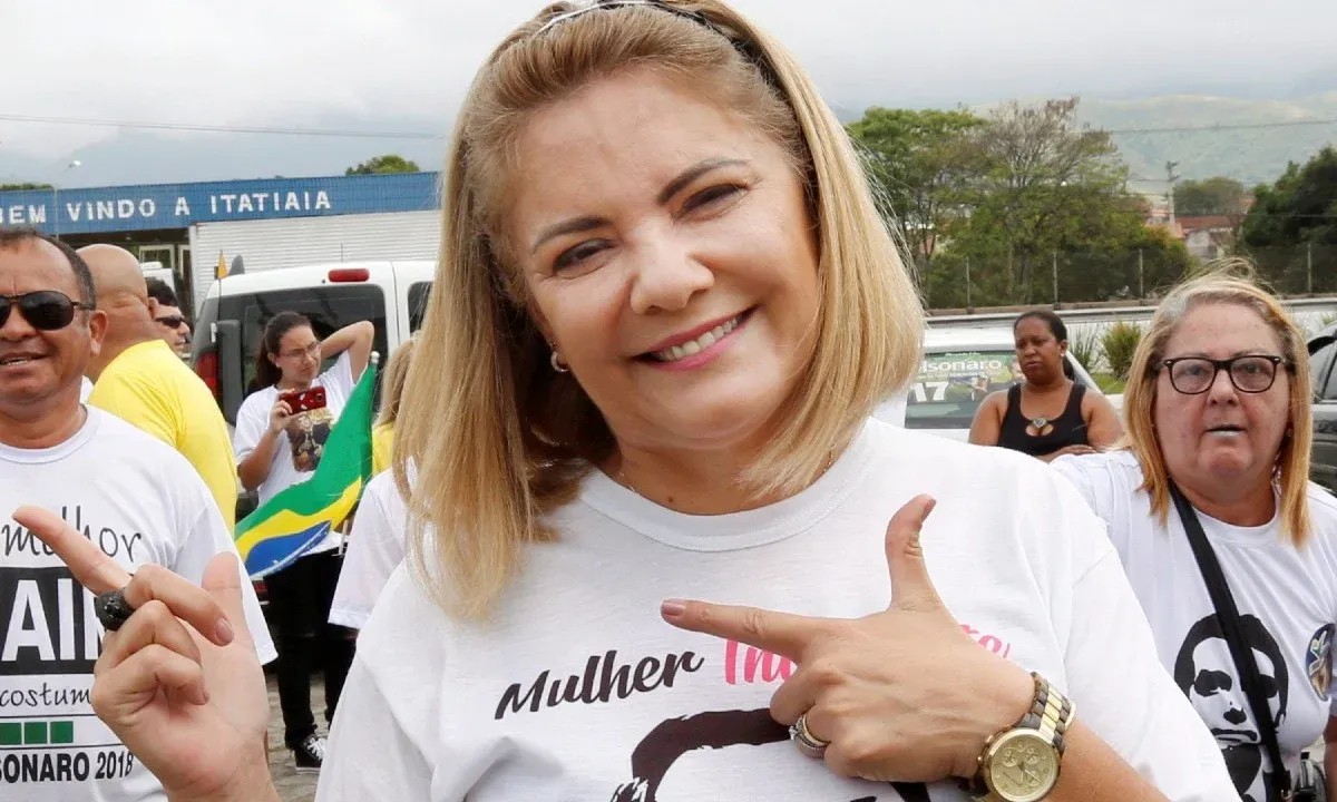 Imagem da noticia Governo Lula devolve nacionalidade brasileira a ex-esposa de Bolsonaro