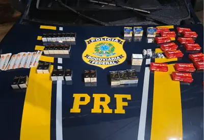 PRF apreende anabolizantes e emagrecedores ilegais com suposto médico no DF PRF apreende anabolizantes e emagrecedores ilegais com suposto médico no DF