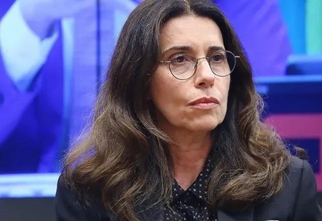 Imagem da noticia Ex-diretora da Americanas deve chegar ao Brasil na manhã desta segunda-feira (01)