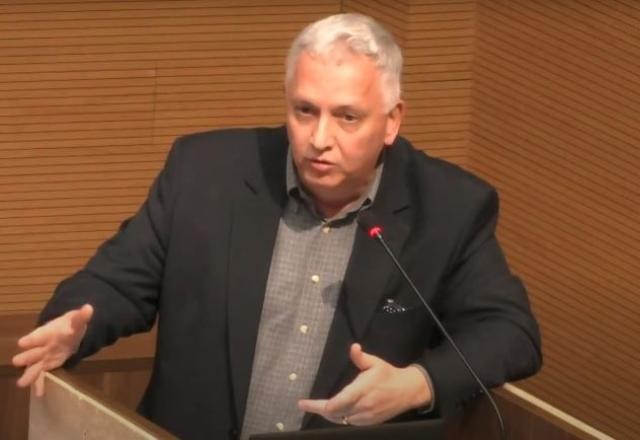Imagem da noticia Secretário de SP diz que planeta "se salva sozinho" e é chamado de negacionista