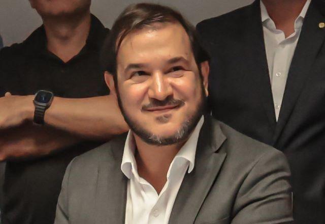 Polícia indicia quatro pessoas por incêndio em casas do presidente e da tesoureira do União Brasil Polícia indicia quatro pessoas por incêndio em casas do presidente e da tesoureira do União Brasil