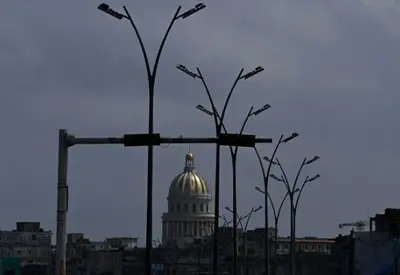 Apagão atinge maior parte de Cuba em meio a bloqueio petrolífero dos EUA Apagão atinge maior parte de Cuba em meio a bloqueio petrolífero dos EUA